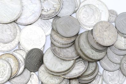 null Lot of French and foreign silver coins including Turin francs, Sower francs,...