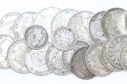 null Lot de pièces d'argent composé de : 

- Trois pièces de 50 Francs Hercule (1978)

-...