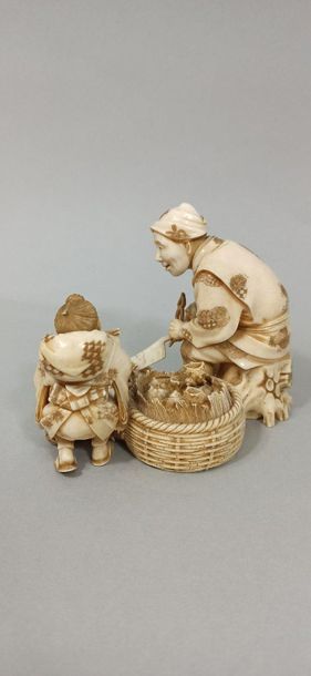 null JAPAN - MEIJI Period (1868 - 1912)

Okimono in ivory, fisherman and his son...