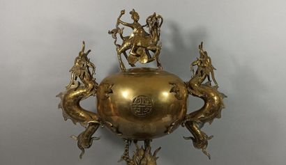 null VIETNAM - Début XXe siècle

Grand brûle-parfum globulaire en bronze, posant...