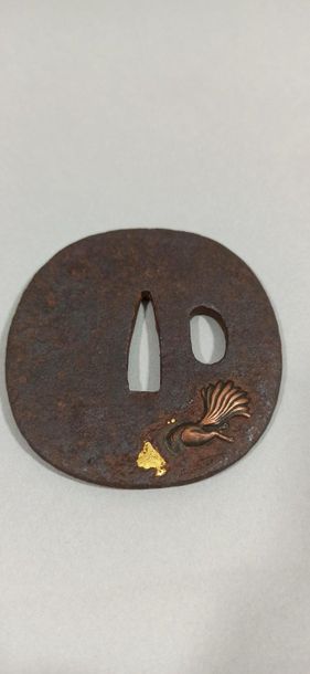 null JAPAN - EDO Period (1603 - 1868)

Two tsuba:

- iron maru gata with gilded copper...