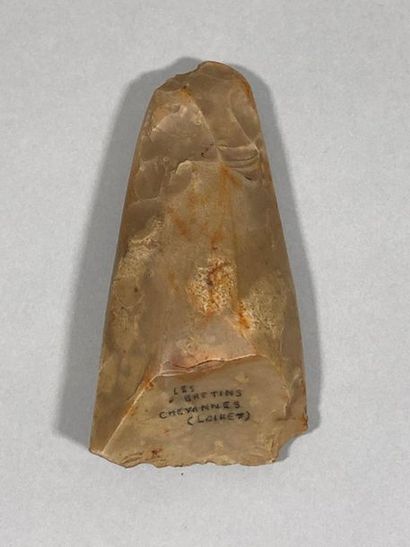  Neolithic cut silex, Loiret excavations 
Length : 12 cm 
