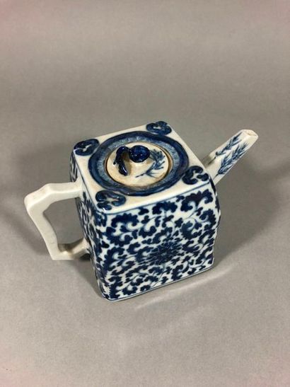null CHINA, 20th century

Porcelain square-section teapot with blue decoration under...