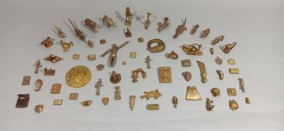 null Lot of gold weighing weights in depatinated bronze, Akan, Ivory Coast

Mostly...