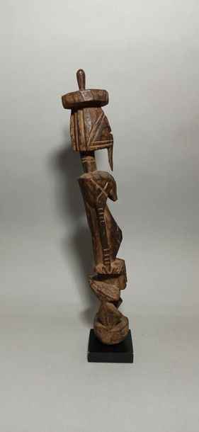 null Statuette DOGON, Mali

Crusty brown patina in places. Circa 1950.

High. 52...