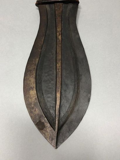  KUBA knife, Democratic Republic of Congo 
Wooden handle finely decorated with copper...