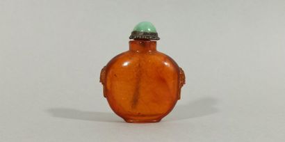 null CHINA - 19th century

Snuffbox bottle in amber, baluster-shaped, the handles...