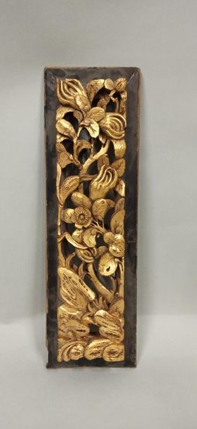 null South CHINA, Ningpo, 19th century.
Set of three carved wooden panels, lacquered...