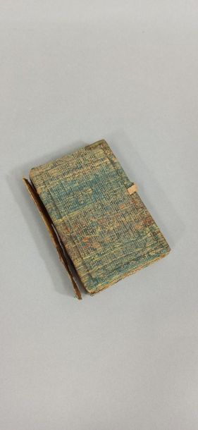 null CHINE, Canton - Vers 1900

Porte-cartes en bois naturel finement sculpté d'une...
