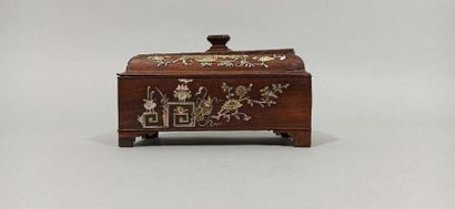 null INDOCHINA and CHINA, Early 20th century.

Two wooden boxes, one rectangular...