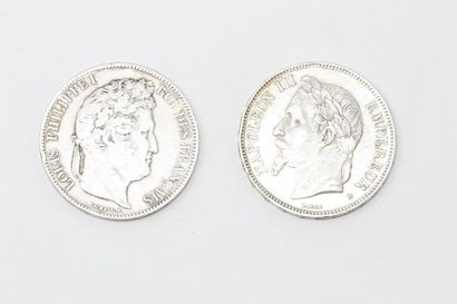 null Lot de pièces en argent comprenant : 

- un écu de 5 francs Louis-Philippe I...