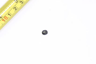 null Oval sapphire on paper. 

Weight: approx. 1.00 ct. 