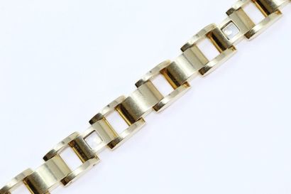 CHOPARD CHOPARD

Bracelet « Happy Diamond » en or jaune 18K (750) articulé de maillons...