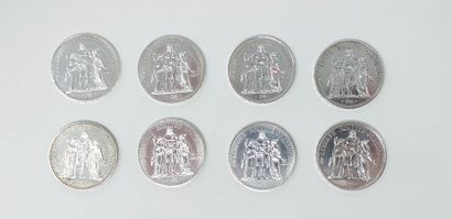 null Lot de 8 pièces en argent de 10 francs Hercule.

Poids : 200 g. 