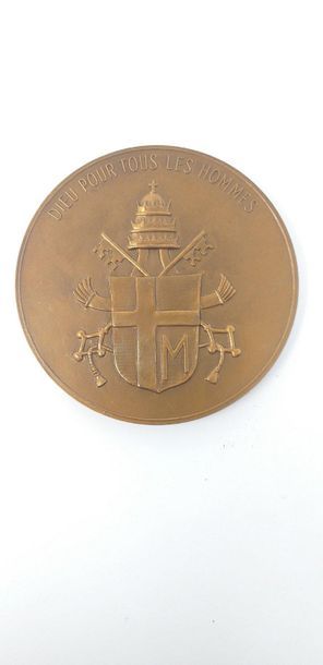 null Pape Jean-Paul II (1920-2005)

Médaille en bronze d'ap. Belmondo, sbd.

Avers...