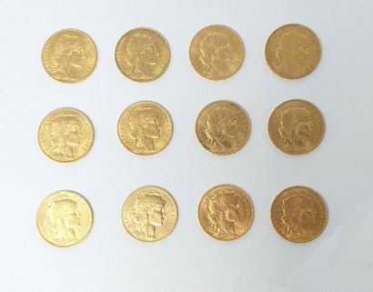 null Lot de 12 pièces en or de 20 francs Coq,

Poids : 77.4 g. 