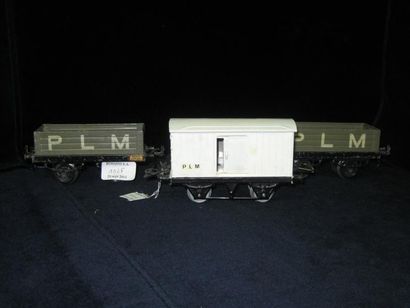 null HORNBY : 3 wagons marchandises PLM dont 2 wagons n° 1 et wagon frigorifique...