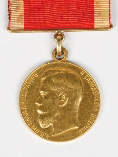 RUSSIE Médaille dit pour le zèle. Module en or, ruban d'origine. Poids: 25 g. Russie...