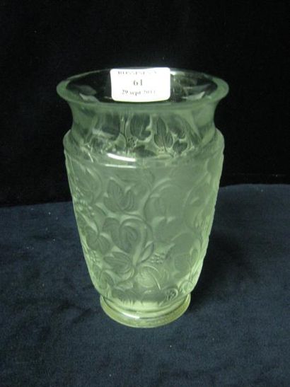 LALIQUE René (1860 -1945) Vase "Deauville ". Épreuve de tirage industriel réalisée...