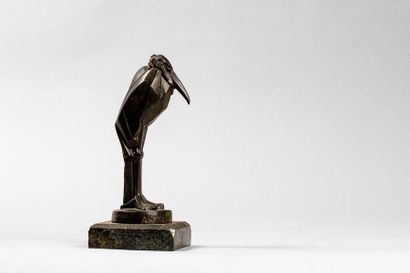 null ARTUS Charles, 1897-1978

Marabout

sculpture en métal de composition à patine...