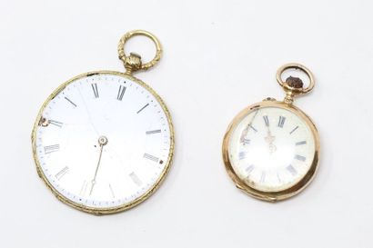 null Deux petites montres de gousset en or jaune 18k (750) à décor de rinceaux.

Acc....