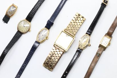 null Lot de montres diverses et débris de montres, dont l'une d'entre elle de la...