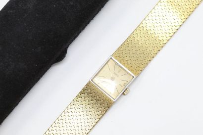 GENEVE GENEVE 

Monte bracelet de dame en or jaune 18k (750), boîtier carré à fond...
