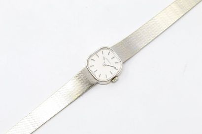 ZENITH ZENITH

Montre bracelet de dame en or gris 18k (750), cadran carré à index...