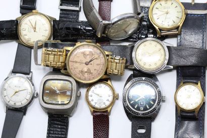 null Lot de dix montres bracelet, essentiellement pour homme, boîtiers en métal et...