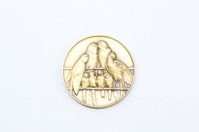 null M.Delannoy

Médaille en bronze à patine doré représentant des oiseaux

Signé....