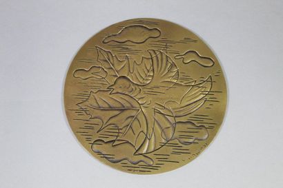 null ARTHUS BERTRAND

Superbe médaille en bronze doré représentant une colombe volant,...