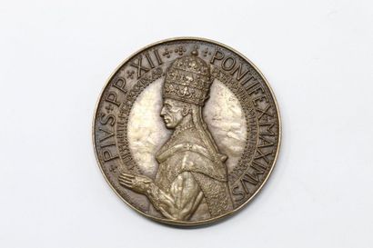 null Médaille en bronze 

Avers : PIVS PP XII PONTIFEX MAXIMUS. Pape de profil Pius...