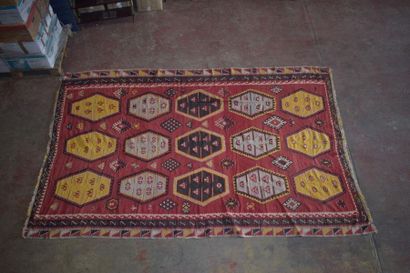 null Tapis Kilim Konya (TURQUIE), Vers 1975.

Dimensions: 335 x 222 cm

Caractéristiques...