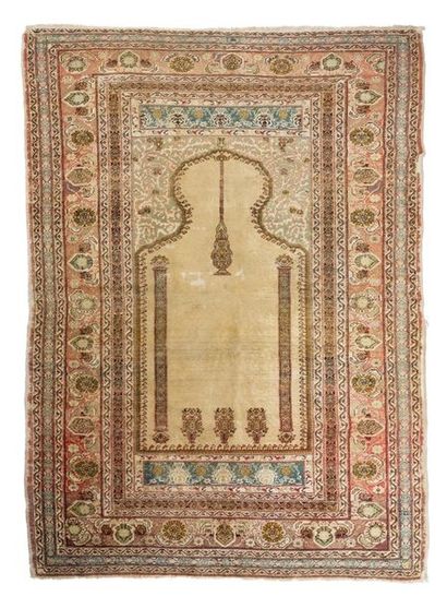 null Penderma (MINOR ASIA), Late 19th century

Prayer mat 

Technical characteristics:...