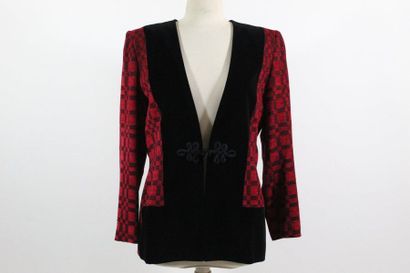 Yves Saint LAURENT YVES SAINT LAURENT Change

Black and red jacket with geometric...