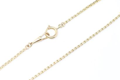 null 18k (750) yellow gold Venetian link chain.

Length : 33 cm. - Weight : 16.70...