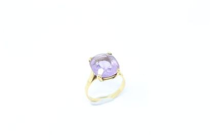null 18k (750) yellow gold ring with an amethyst cushion.

Finger size : 54 - Gross...