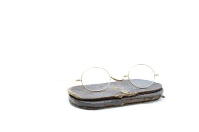 null Pair of glasses in 14K (585) yellow gold in a leather case "JE LIMBURNER and...
