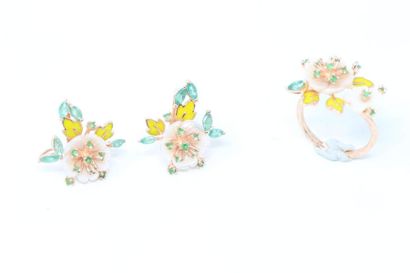null Half set in pink vermeil composed of a ring and a pair of earrings adorned with...