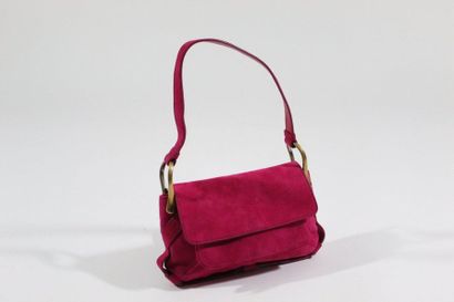 Yves Saint LAURENT YVES SAINT LAURENT 

Bright pink suede clutch bag with gold fittings....