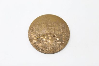 null Médaille en bronze 

Bénarès, par Thérèse Dufresne 

Avers : Une vue sur la...