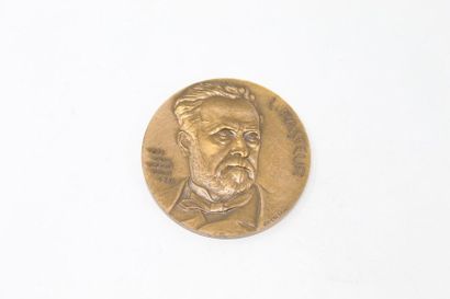 null Louis PASTEUR médaille en bronze d'ap. J.H. Coëffin.

Avers : buste de face,...