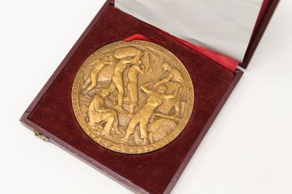 null LANDOWSKI Paul (1875-1961)

Médaille en bronze des vingt ans de services.

Avers...