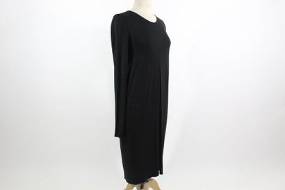 Yves Saint LAURENT YVES SAINT LAURENT

Black long evening dress with back neckline;...