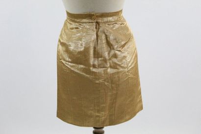 Yves Saint LAURENT YVES SAINT LAURENT Change

Gold skirt with laminated stripe pattern,...