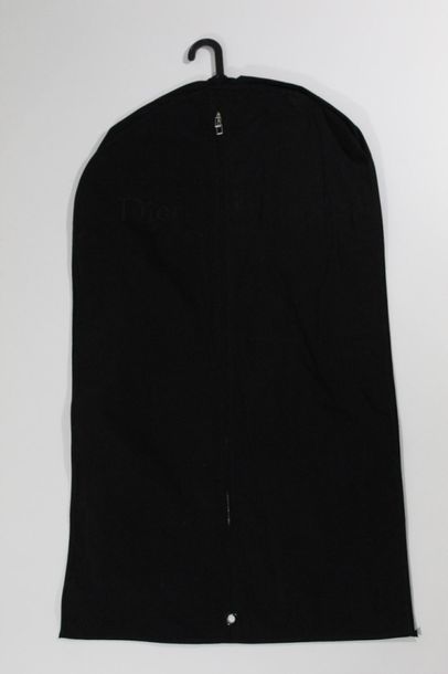 DIOR DIOR 

Housse à vêtements noire en coton. 

Taille : env. 100cm 