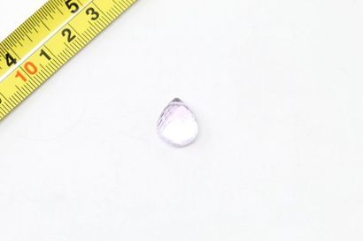 null Amethyst briolette (pierced).

Probably unheated. 

Weight: approx. 11.45 cts.

A...
