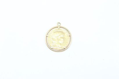 null Gold coin of 20 francs Coq (1914), mounted on an 18k (750) yellow gold pendant....