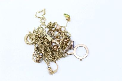 null Batch of 18k yellow gold scrap (750)

Gross weight: 22.50 g. 