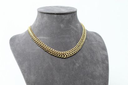 null 18k (750) yellow gold necklace with double chain link. 

Neck size: 41 cm. -...